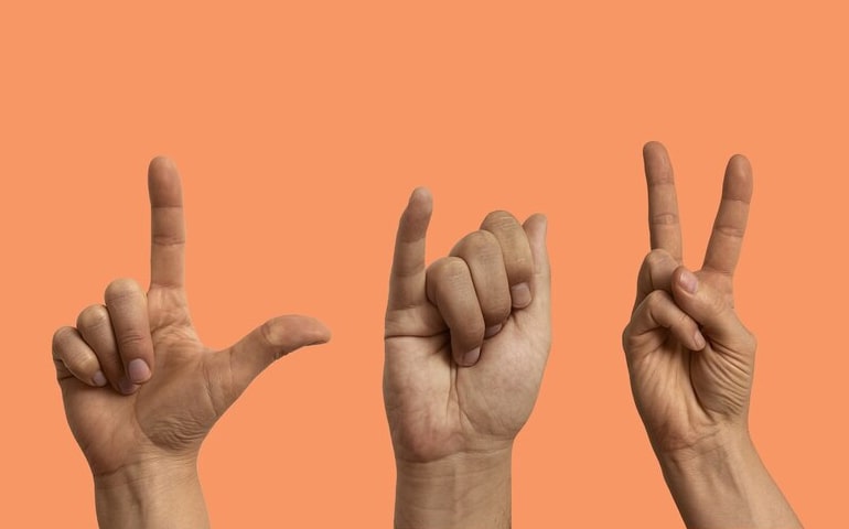 7+ Best Android apps for learning Sign Language